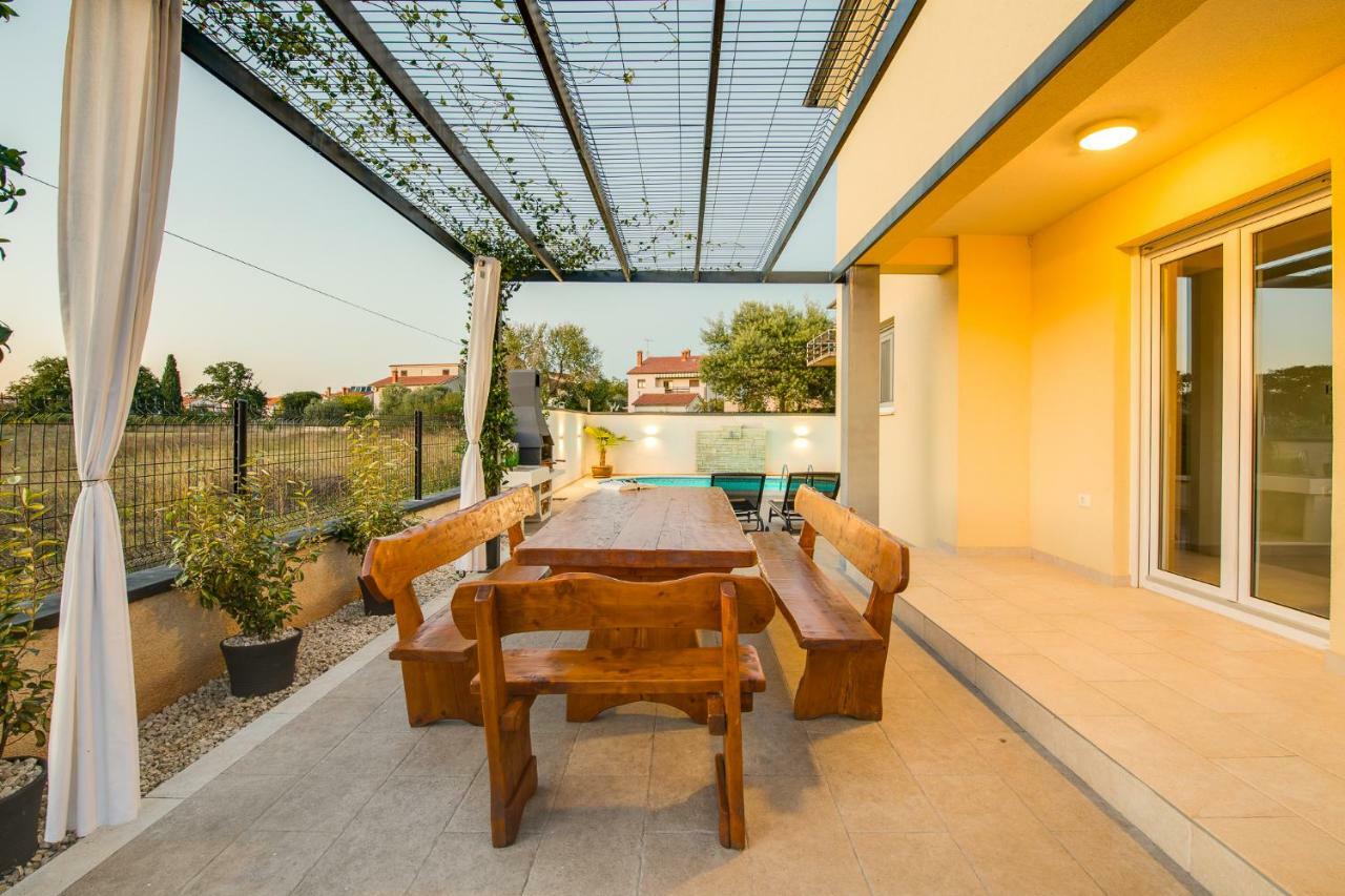 Villa Cera بولا المظهر الخارجي الصورة